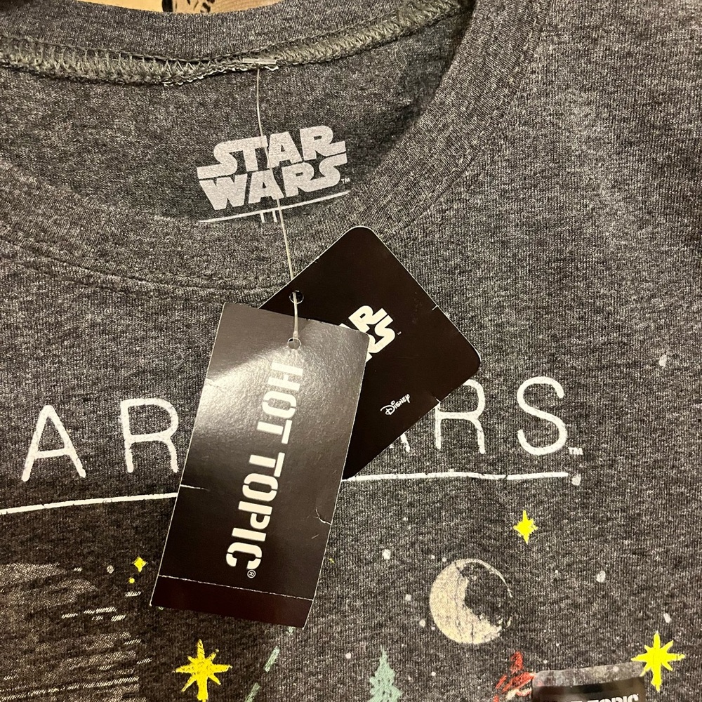 NWT Hot Topic Star Wars T-shirt in gray size Latge - Picture 5 of 5